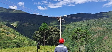 鳳慶供電局新華供電所供電火力全開，助力當?shù)乜緹煯a(chǎn)業(yè) 穩(wěn)定發(fā)展