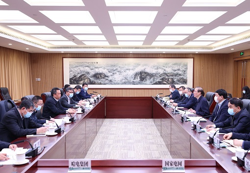 辛保安、張智剛與哈電集團(tuán)董事長曹志安、總經(jīng)理吳偉章會談