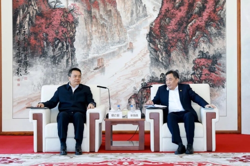 宋海良孫洪水與哈電集團(tuán)董事長曹志安、總經(jīng)理吳偉章會談