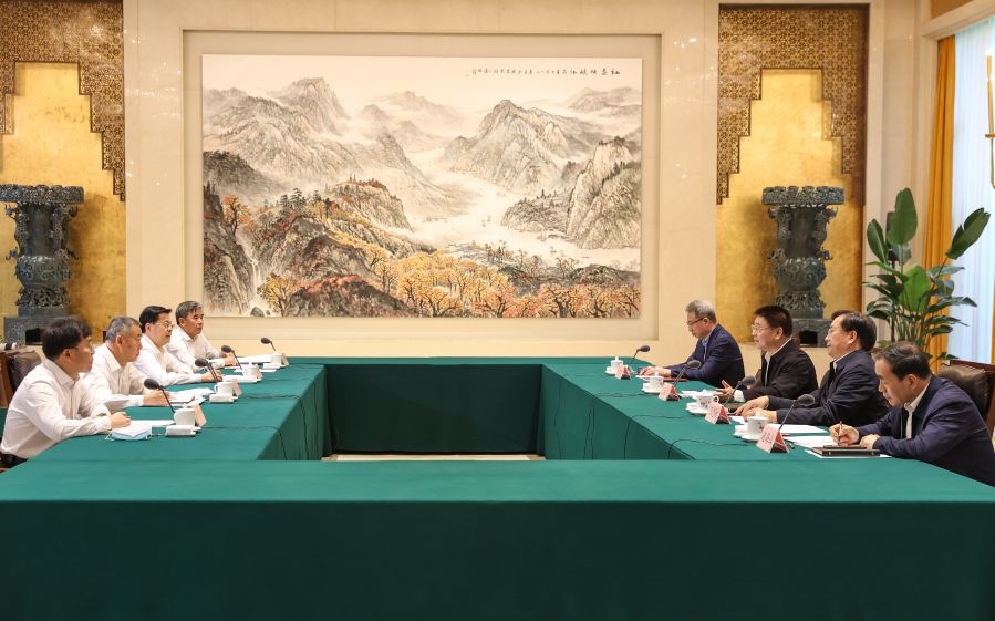 雷鳴山、韓君拜會(huì)湖北省委書記王蒙徽、省長(zhǎng)王忠林
