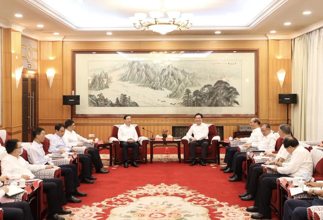 國家電網(wǎng)董事長、黨組書記辛保安與青海省委書記信長星、省長吳曉軍會談