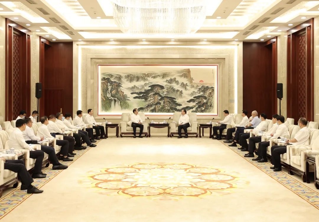 辛保安與山東省委書記李干杰、省長周乃翔會(huì)談