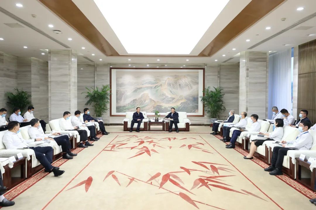國家電網(wǎng)公司董事長、黨組書辛保安與東方電氣集團董事長俞培根、總經(jīng)理徐鵬會談