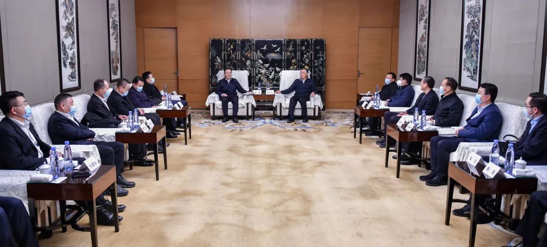 大唐集團黨組書記、董事長鄒磊與陜投集團董事長袁小寧、總經(jīng)理趙軍會談