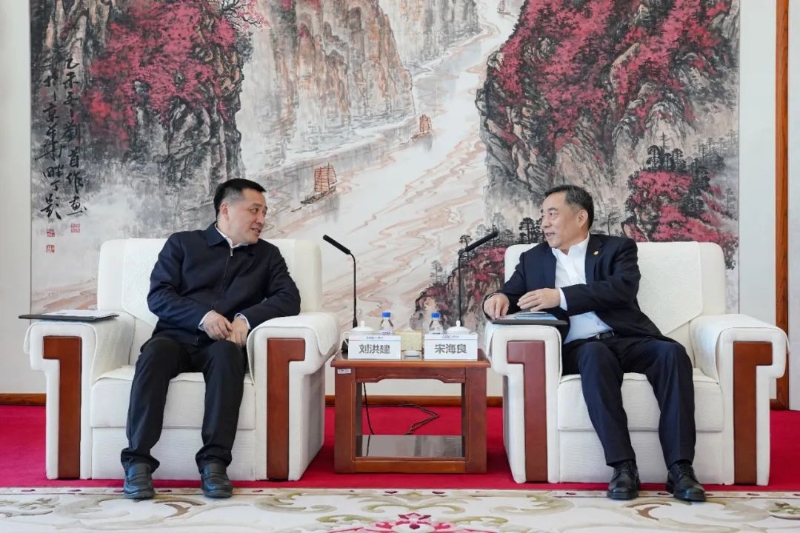 中國(guó)能建黨委書記、董事長(zhǎng)宋海良與云南省委常委、昆明市委書記劉洪建會(huì)談