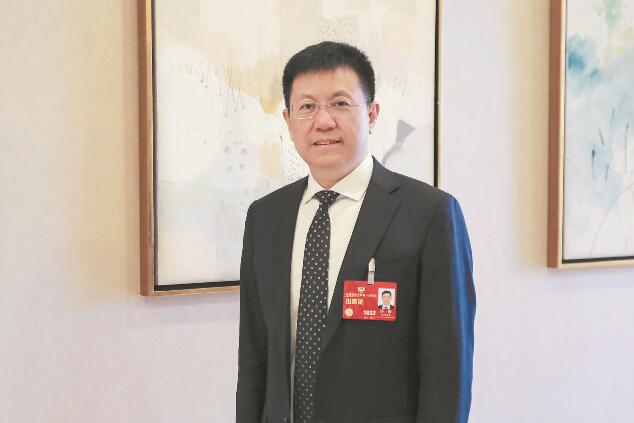 【兩會(huì)好聲音】全國(guó)政協(xié)委員冷?。和茝V應(yīng)用新一代充電技術(shù) 服務(wù)電動(dòng)汽車產(chǎn)業(yè)高質(zhì)量發(fā)展