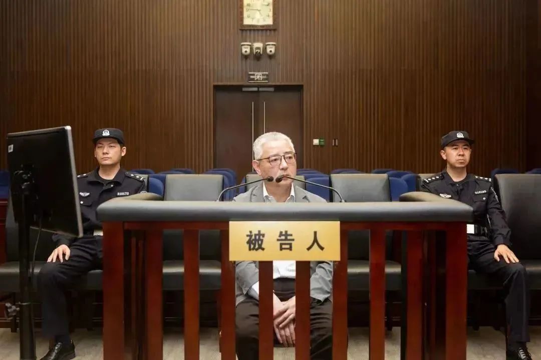 被控受賄1.56億，原上海電氣集團(tuán)股份有限公司總裁、董事長鄭建華受審