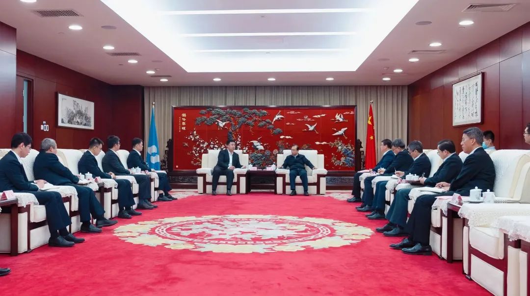 華電集團(tuán)黨組書記、董事長(zhǎng)江毅會(huì)見海博思創(chuàng)董事長(zhǎng)、總經(jīng)理張劍輝