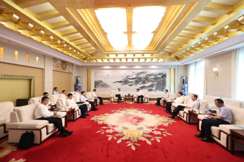 中國電建黨委副書記、總經(jīng)理王斌與山東省委常委、煙臺(tái)市委書記江成會(huì)談