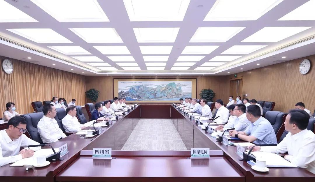 國家電網(wǎng)董事長辛保安、總經(jīng)理張智剛與四川省委書記王曉暉會談