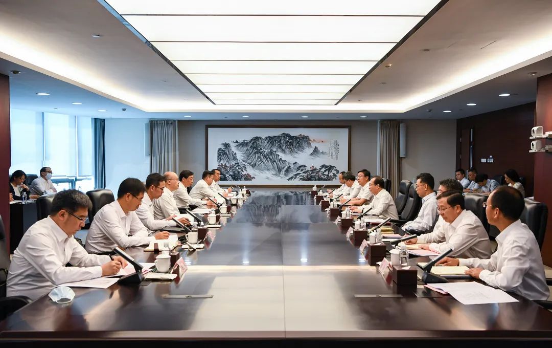 華電集團(tuán)黨組書記、董事長(zhǎng)江毅與河北省委副書記、省長(zhǎng)王正譜舉行會(huì)談