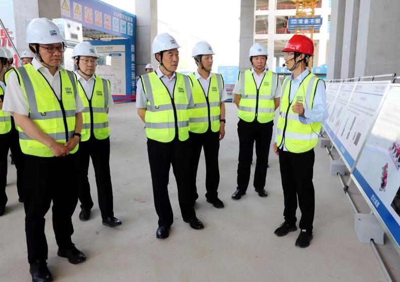 中國能建黨委副書記、總經(jīng)理孫洪水到西北城建未來廣場A區(qū)項目開展安全生產(chǎn)督導(dǎo)