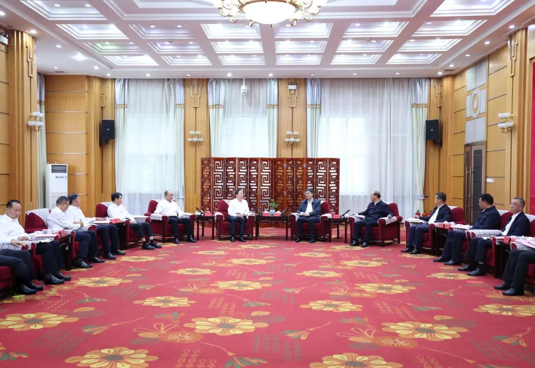 國家電網(wǎng)公司董事長、黨組書辛保安會見青海省委書記陳剛、省長吳曉軍、省政協(xié)主席公保扎西