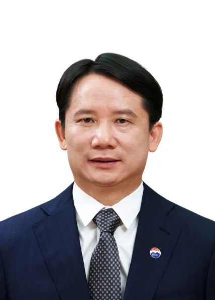 曾任貴州省能源局黨組書記、局長(zhǎng) 丁雄軍當(dāng)選中國(guó)貴州茅臺(tái)酒廠(集團(tuán))黨委書記