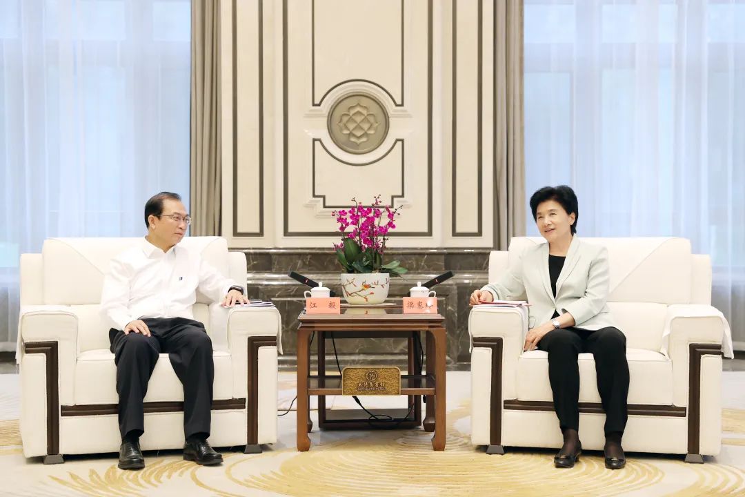 華電集團(tuán)黨組書記、董事長(zhǎng)江毅拜會(huì)黑龍江省委副書記、省長(zhǎng)梁惠玲