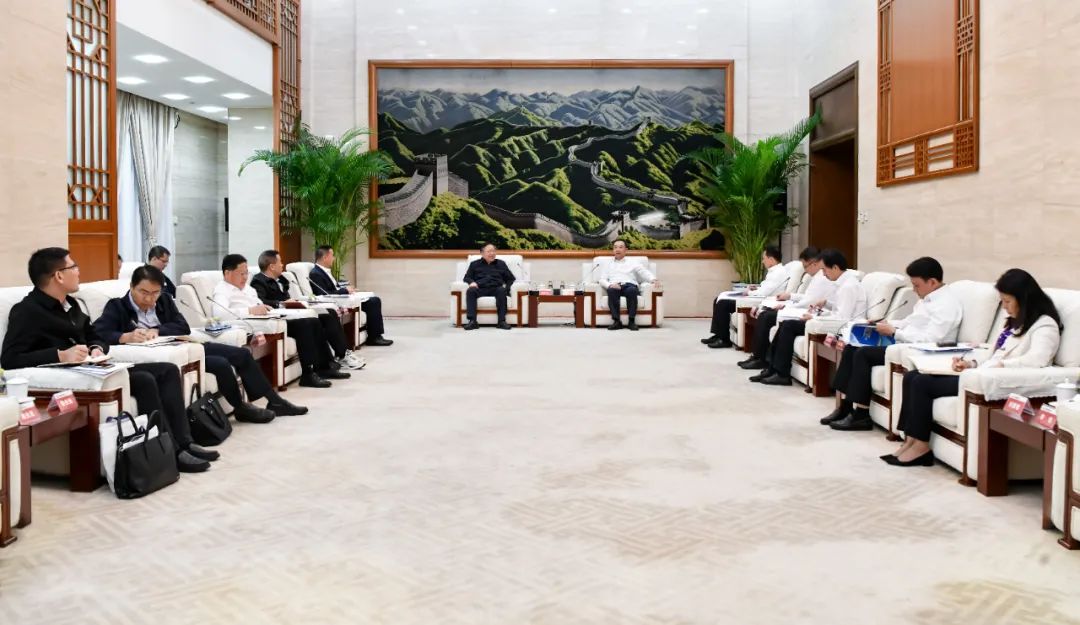 大唐集團(tuán)有限公司黨組書記、董事長鄒磊與廣西壯族自治區(qū)國資委黨委書記秦如培會談