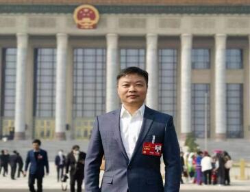 【兩會(huì)好聲音】全國(guó)人大代表、小鵬汽車(chē)董事長(zhǎng)何小鵬：探索限定場(chǎng)景無(wú)人駕駛法規(guī)，助力車(chē)網(wǎng)融合和低空經(jīng)濟(jì)騰飛