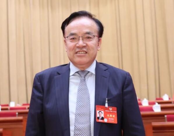 全國(guó)政協(xié)常委張來(lái)斌：系統(tǒng)思維引領(lǐng)能源轉(zhuǎn)型與安全，確?！半p碳”目標(biāo)順利實(shí)現(xiàn)