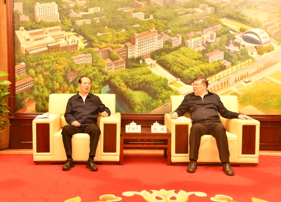 中國電建黨委書記、董事長(zhǎng)丁焰章與華中科技大學(xué)校長(zhǎng)尤政會(huì)談
