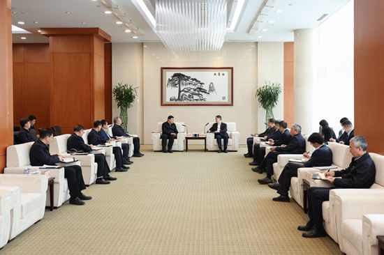 華能集團(tuán)董事長溫樞剛、總經(jīng)理鄧建玲會見國家電網(wǎng)董事長張智剛