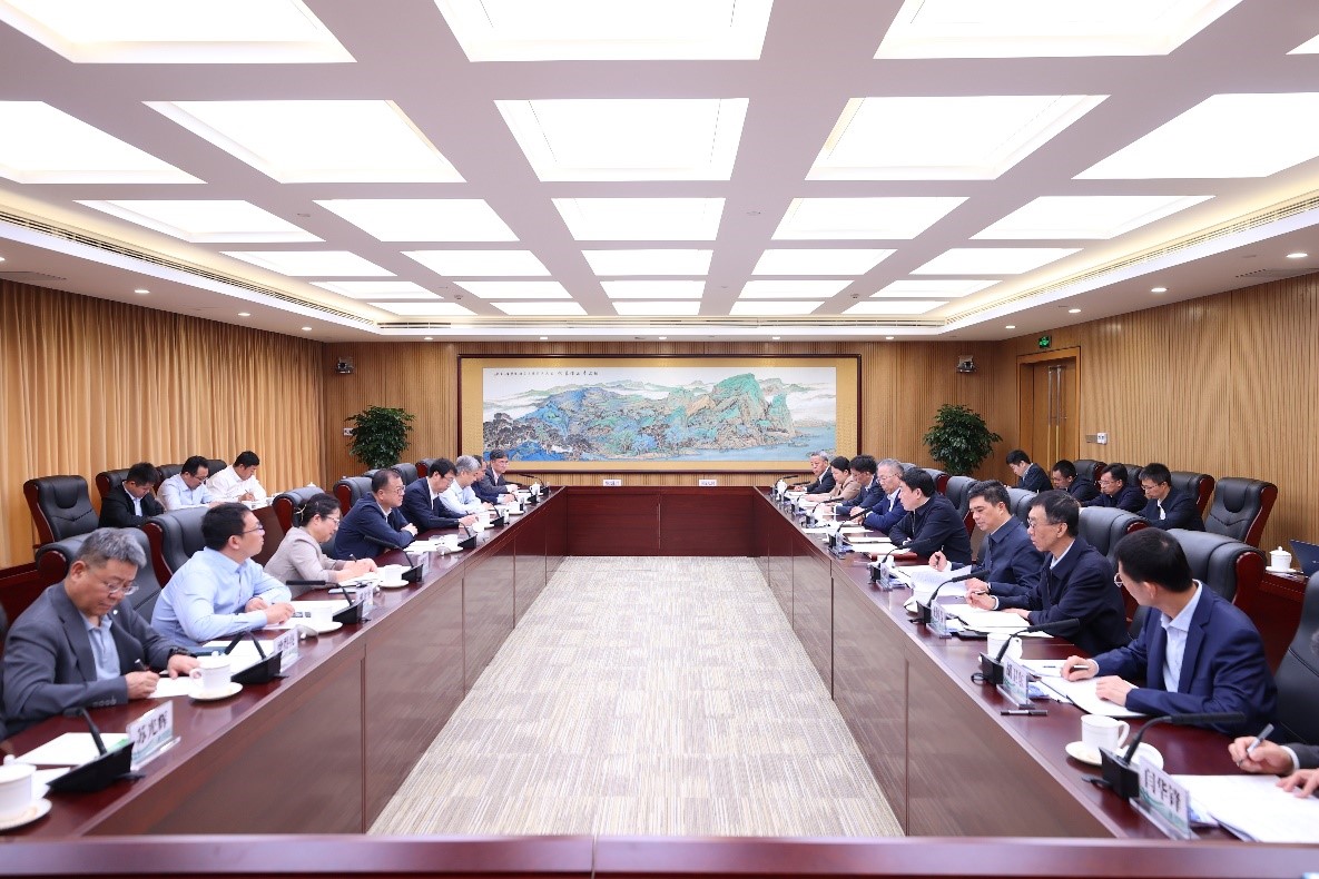 西安交通大學(xué)黨委書記盧建軍、校長張立群赴國家電網(wǎng)座談交流
