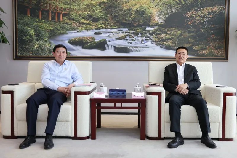 陜煤集團黨委書記、董事長張文琪會見中鐵十八局集團黨委書記、董事長閆廣天一行