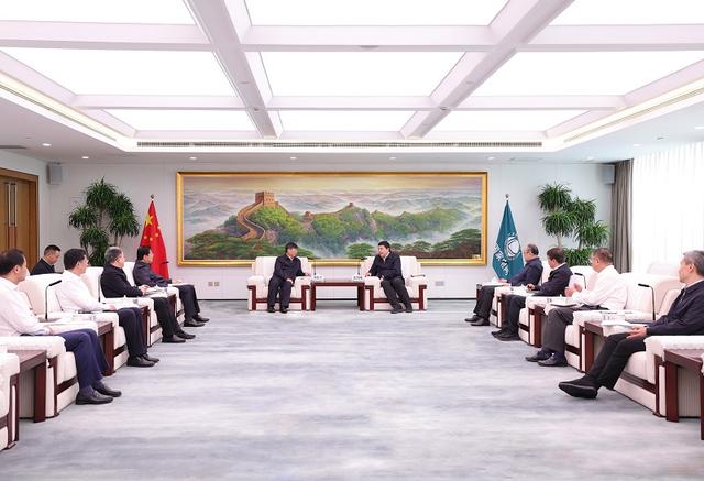 國(guó)家電網(wǎng)董事長(zhǎng)、黨組書記張智剛董事長(zhǎng)與三峽集團(tuán)董事長(zhǎng)劉偉平、總經(jīng)理韓君會(huì)談