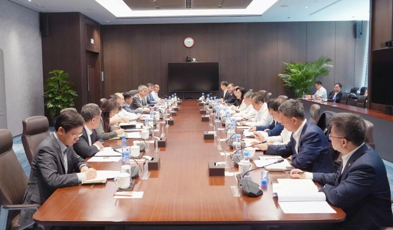 中國能建黨委書記、董事長宋海良與中信集團黨委書記、董事長奚國華會談