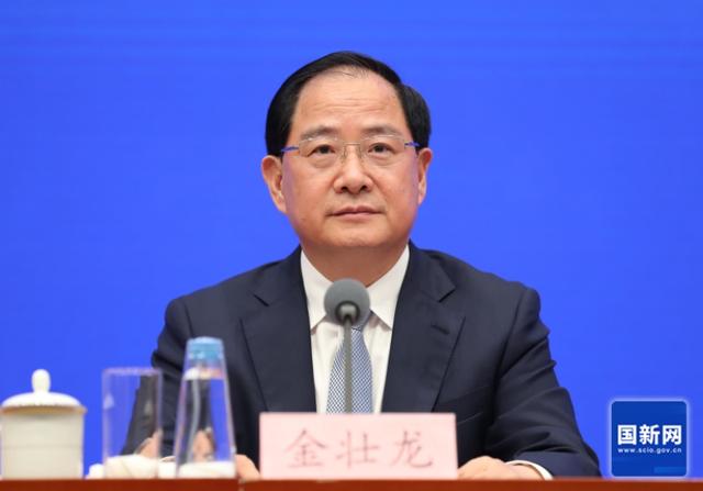 工信部部長(zhǎng)金壯龍：圍繞六大方向，超前布局未來(lái)產(chǎn)業(yè)
