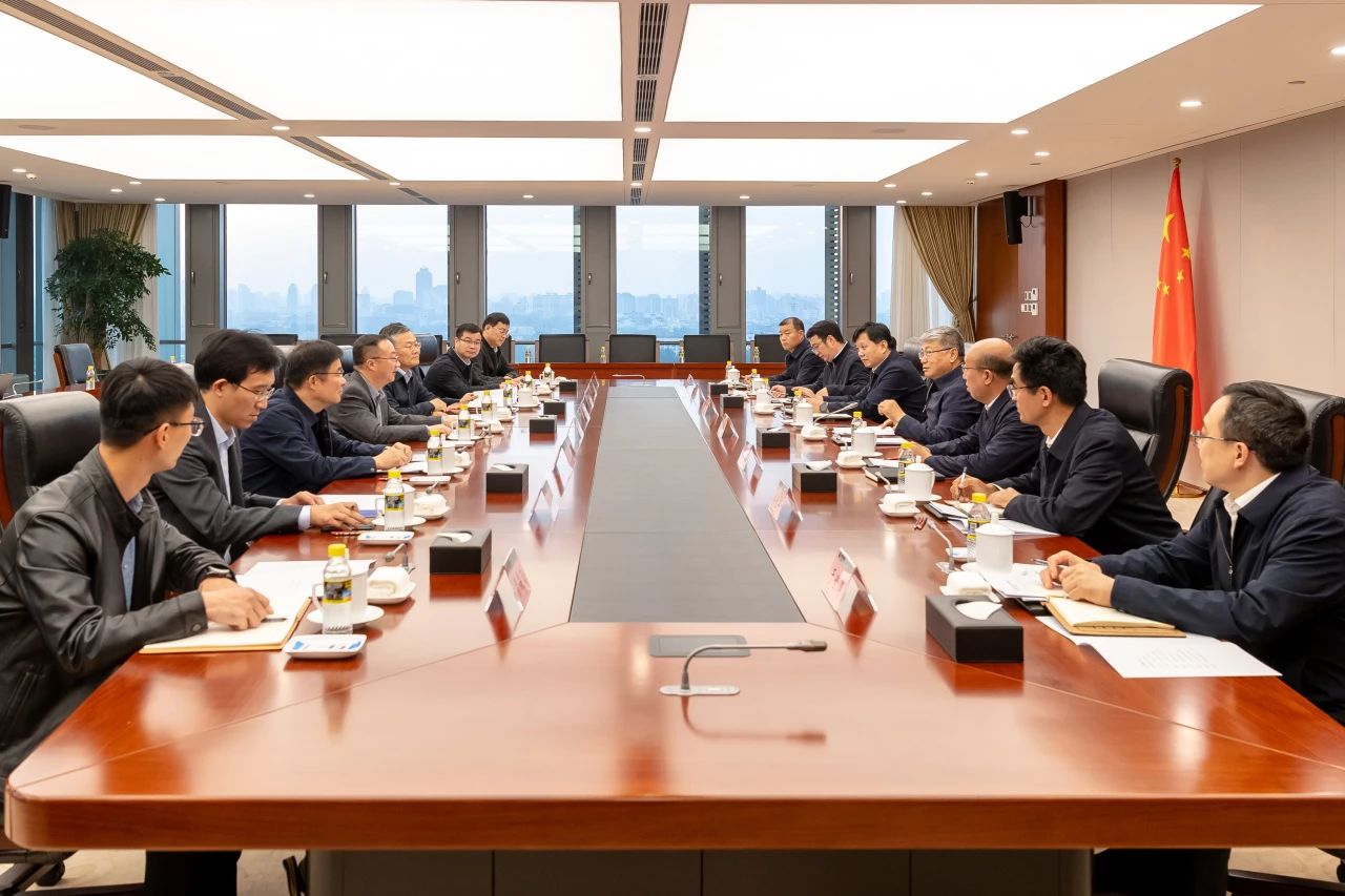 國家能源集團(tuán)黨組書記、董事長劉國躍會(huì)見中國礦業(yè)大學(xué)校長趙宏偉