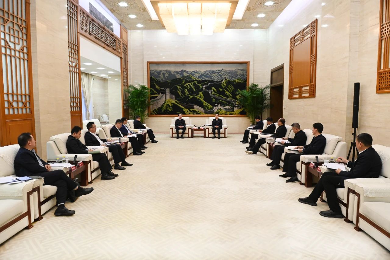 大唐集團黨組書記、董事長鄒磊與中國電建黨委書記、董事長丁焰章會談