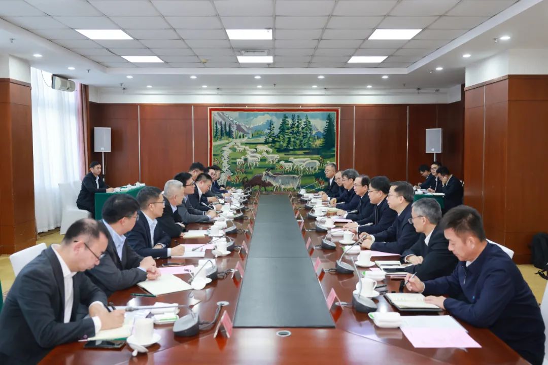 華電集團(tuán)黨組書記、董事長江毅與上海電氣黨委書記、董事長吳磊舉行會(huì)談