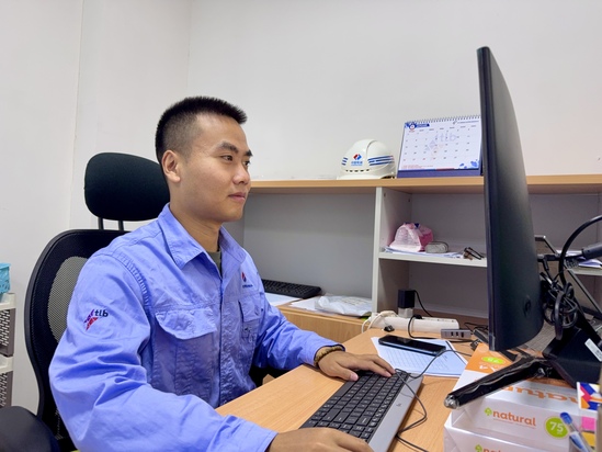 【新春走基層】春節(jié)堅守，點亮異國的奉獻之光
