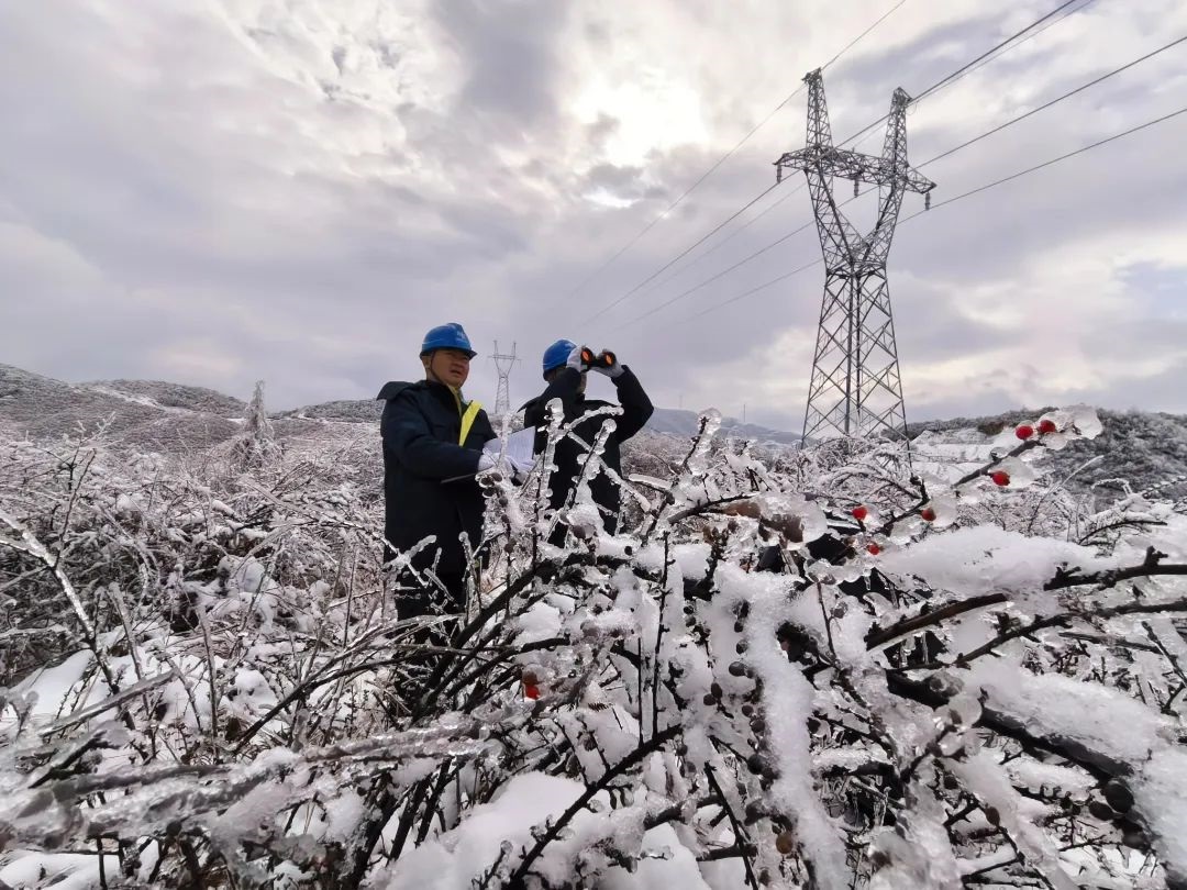 南方電網(wǎng)科技抗冰 讓冰雪“看得見、除得掉、防得住”