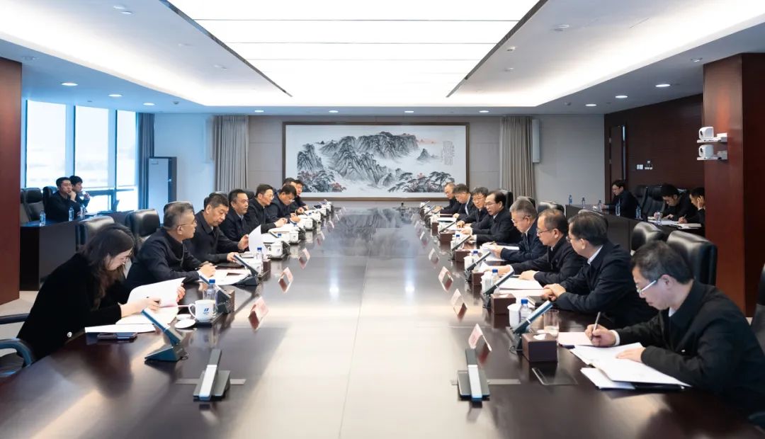 華電集團董事長江毅、總經理葉向東與哈電集團董事長曹志安、總經理黃偉舉行會談
